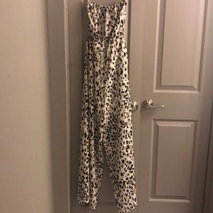 Leopard print strapless jumpsuit! 🐯